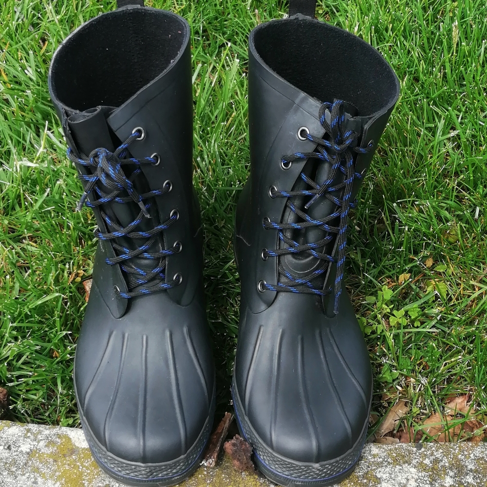 Kenneth Cole goloshs size 11